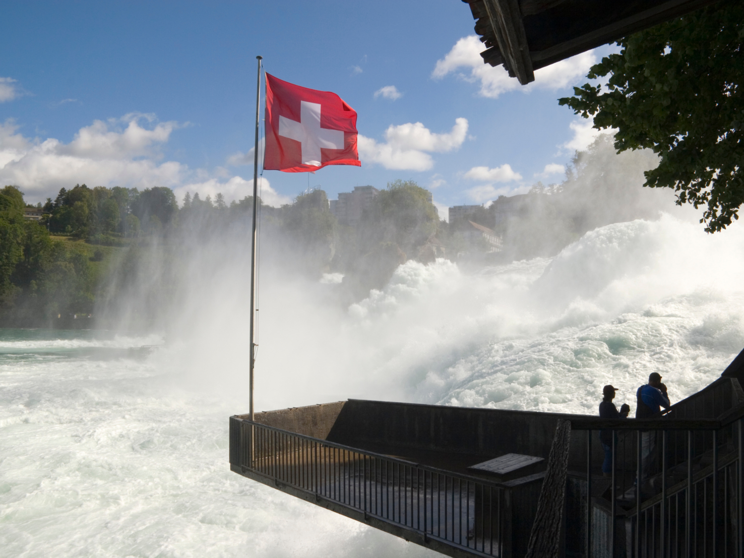 salto del agua de las Cataratas del Rin